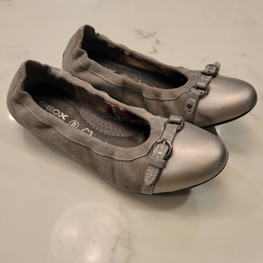 Geox grey and silver leather flats